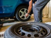 Calibragem Pneu 195/55 R15: 4 Dicas para Manter seu Carro no Controle