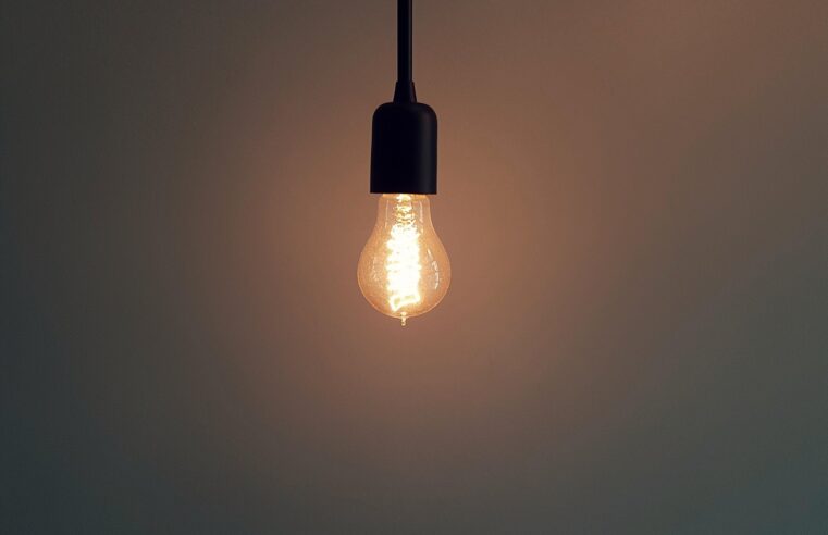 Instalar Lustre Pendente: 8 Passos para uma Iluminação Perfeita