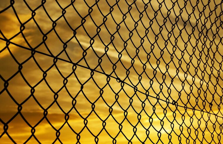 Cerca de Segurança: 9 Tipos para Proteger sua Propriedade