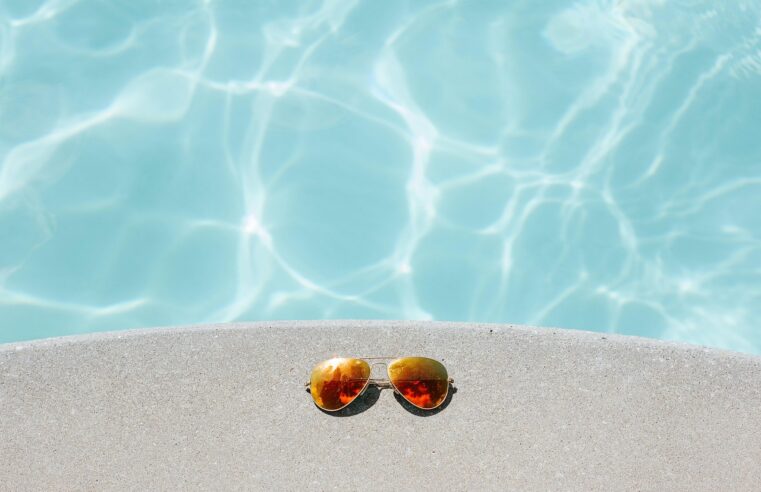 Limpar Piscina Verde: 7 Dicas para uma Água Cristalina