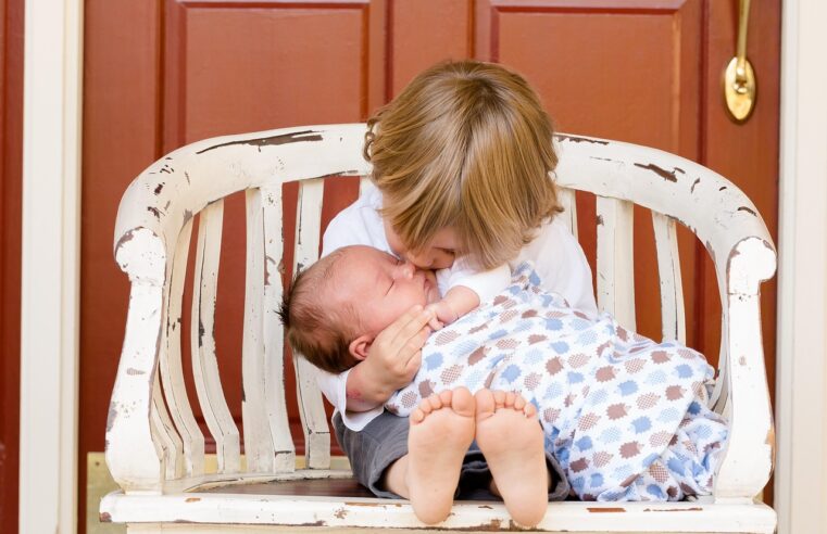Quanto Cobrar para Cuidar de Bebê? 5 Modalidades Explicadas