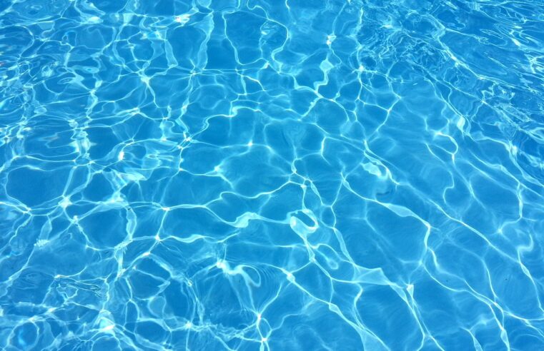 Área de Lazer com Piscina e Churrasqueira: 5 Ideias Simples